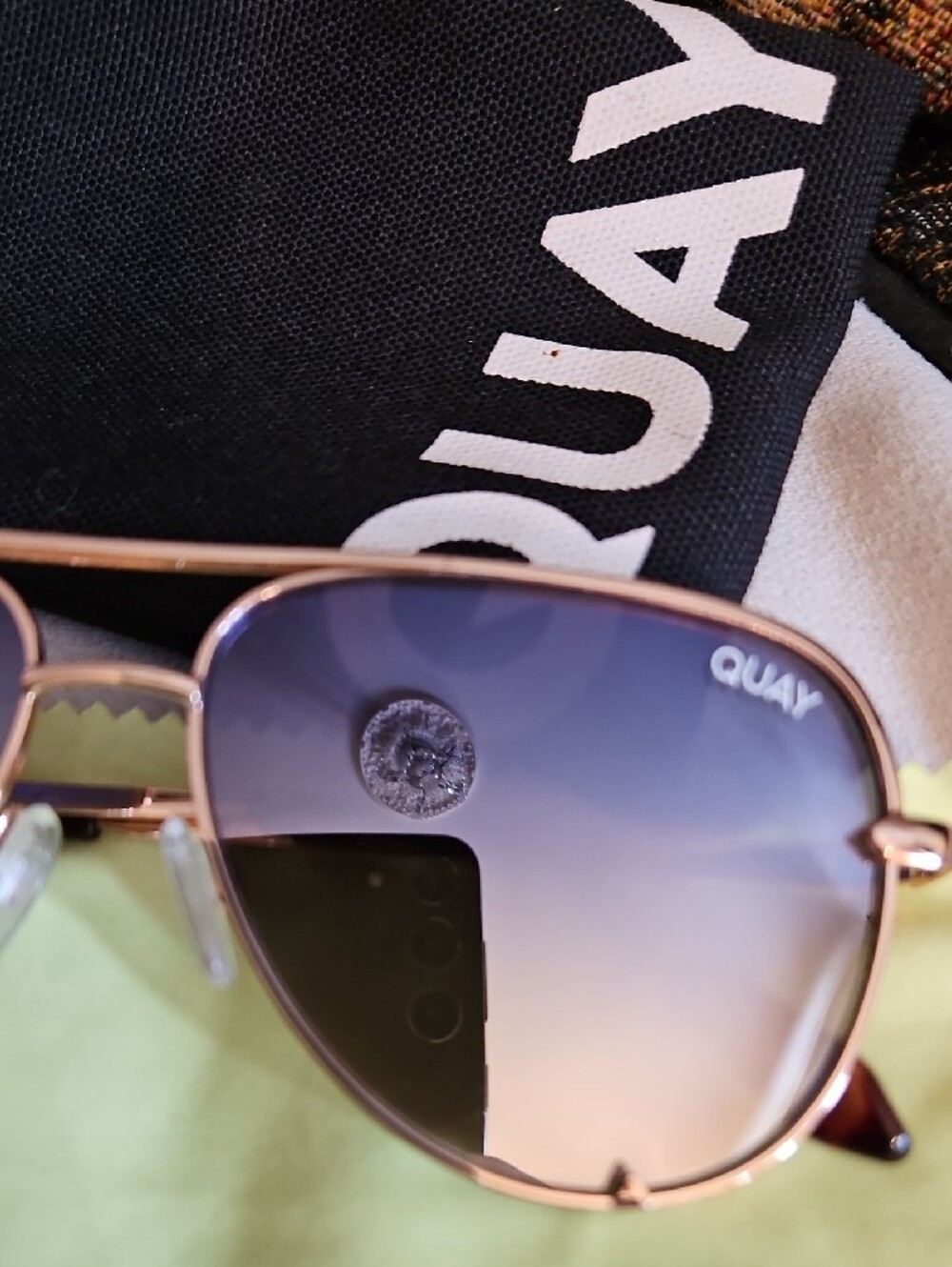 NWOT Quay Australia Rose Gold Aviator Sunglasses with Gradient Brown-Gray Lenses - Picture 2 of 8